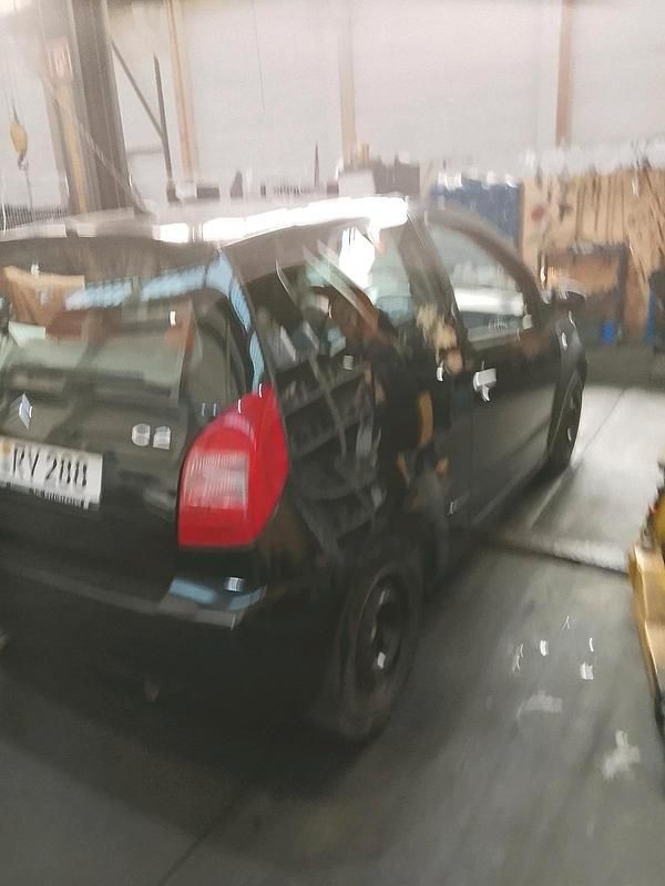 Gebraucht Citroën C2 74 PS (54 kW) 2003 Schwarz Kleinwagen
