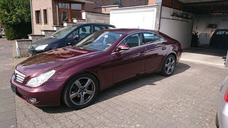 Gebraucht Mercedes CLS320 224 PS (164 kW) 2007 Rot Limousine