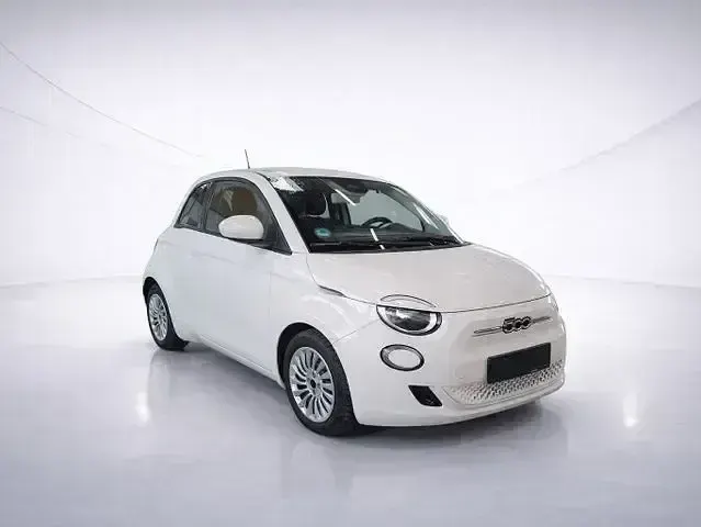 Gebraucht Fiat 500e 69 kW (95 PS) 2023 Colore esterno (arktis weiß) Limousine