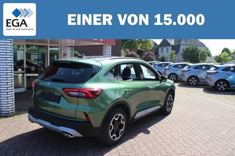 Gebraucht Ford Kuga Active X 243 PS (178 kW) 2024 Grün metallic SUV