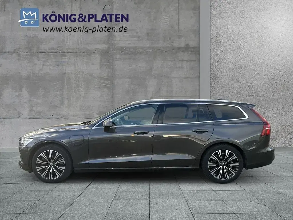 Gebraucht Volvo V60 Plus 253 PS (186 kW) 2022 Grau Kombi