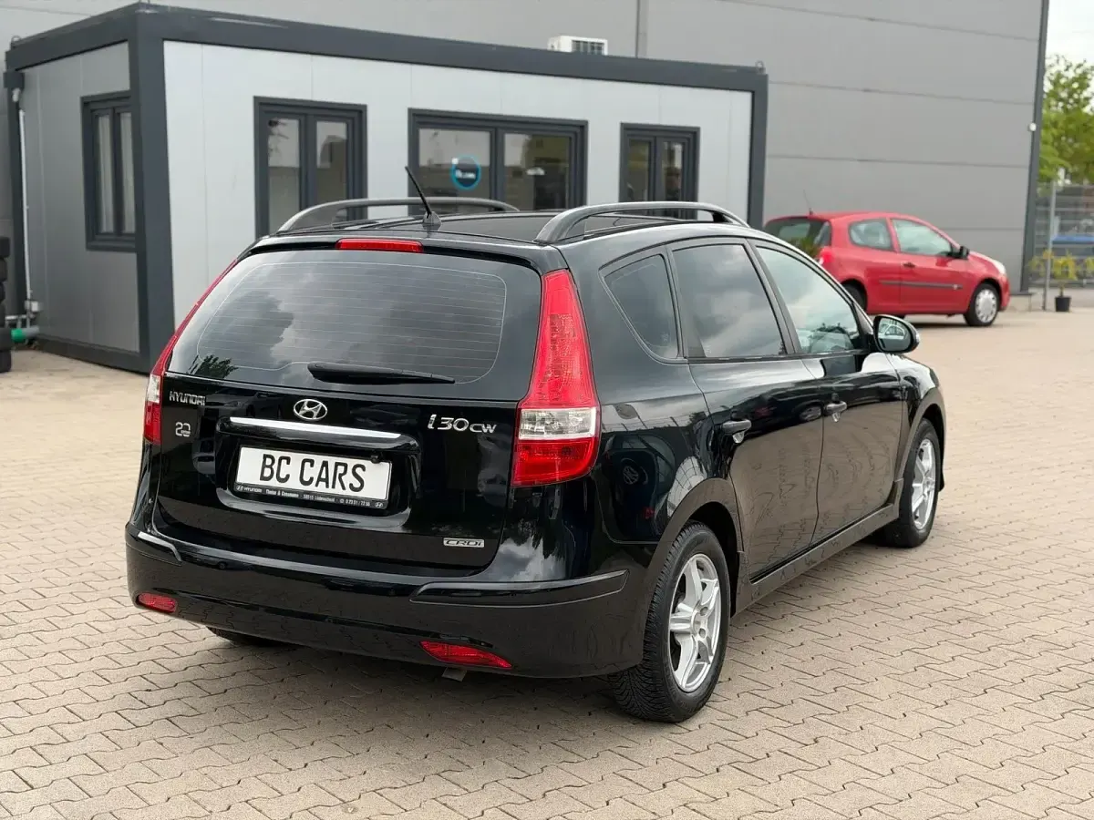 Gebraucht Hyundai i30 Edition 90 PS (66 kW) 2012 Schwarz Kombi