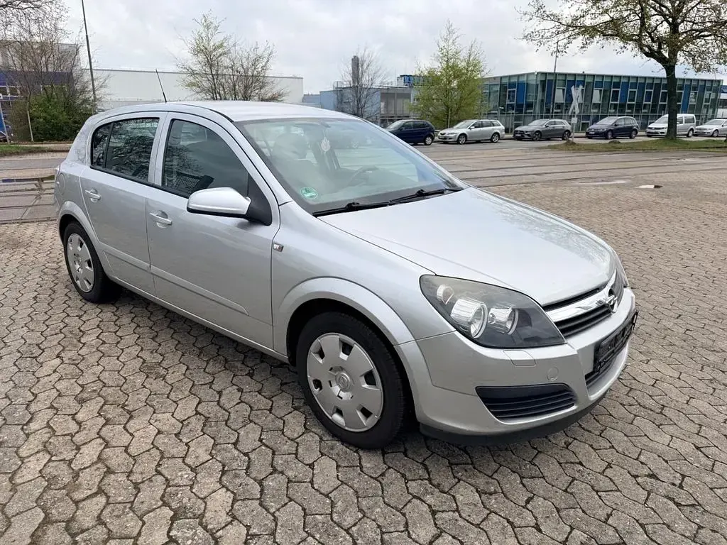 Gebraucht Opel Astra Edition 90 PS (66 kW) 2006 Silber Limousine
