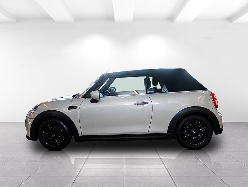 Gebraucht Mini Cooper Cabriolet 136 PS (100 kW) 2021 White silver (weiss) Cabrio