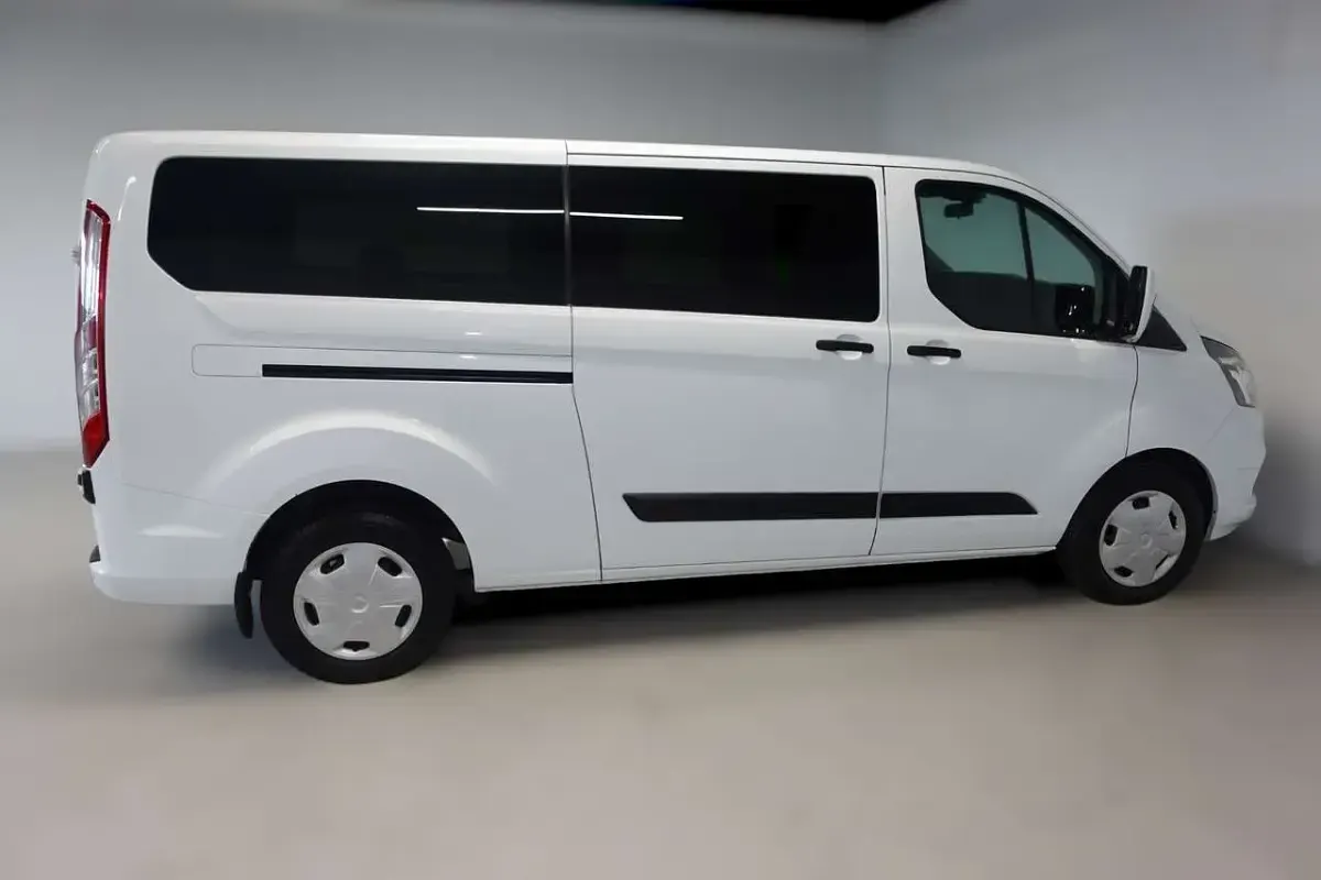 Gebraucht Ford Tourneo 131 PS (96 kW) 2019 Frostweiß Kombi
