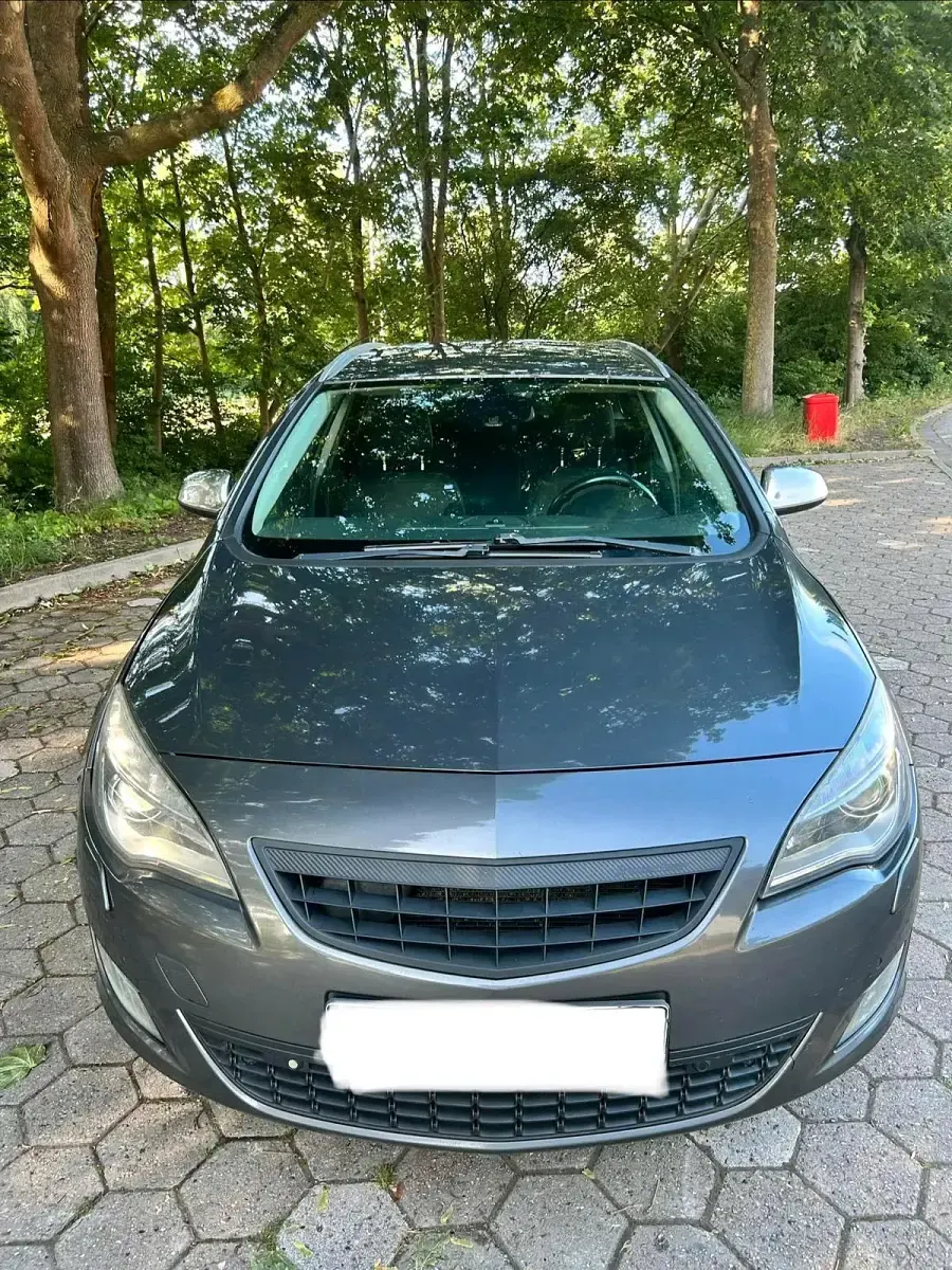 Gebraucht Opel Astra 165 PS (121 kW) 2012 Grau Kombi