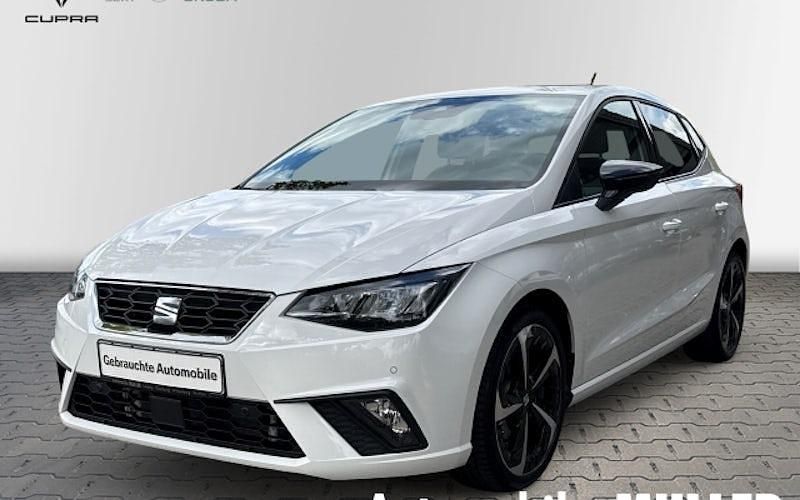 Weiß Gebraucht 2024 Seat Ibiza FR Limousine | 20.987 € (Fairer Preis) - Bild 1/4