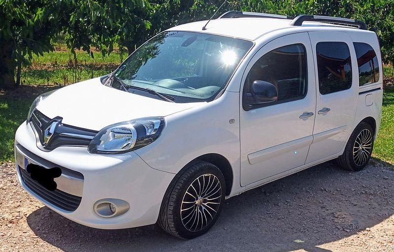 Weiß Gebraucht 2016 Renault Kangoo Intens Van / Kleinbus | 10.750 € (Fairer Preis) - Bild 1/4