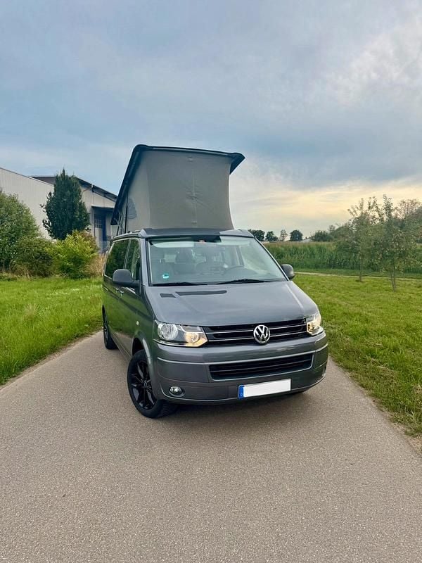 Grau Gebraucht 2011 VW California Beach Van | 26.900 € - Bild 1/4