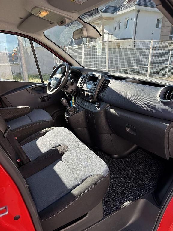 Gebraucht Opel Vivaro 90 PS (66 kW) 2015 Rot Van / Kleinbus