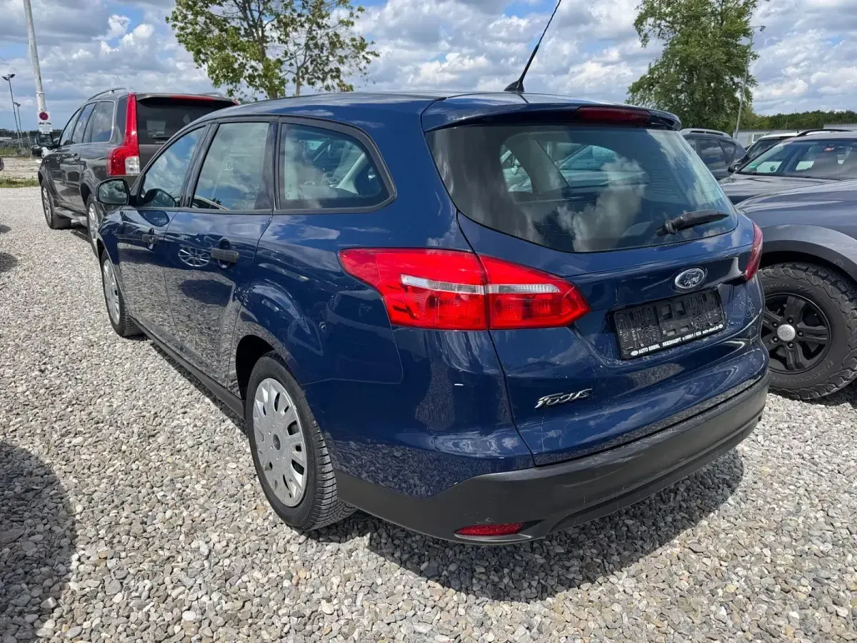 Gebraucht Ford Focus 101 PS (74 kW) 2016 Blau Kombi