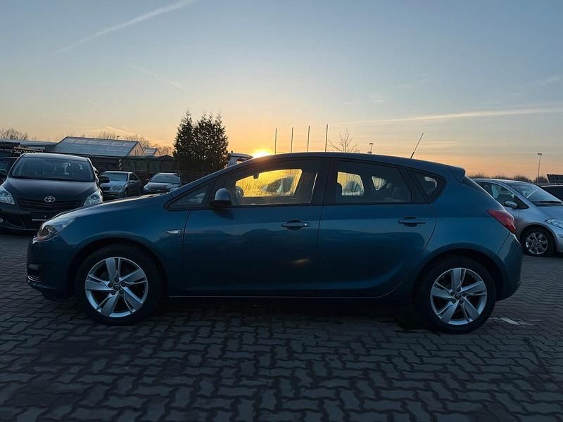 Gebraucht Opel Astra 120 PS (88 kW) 2015 Blau Limousine