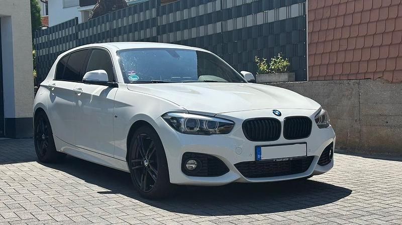 Weiß Gebraucht 2019 BMW 118 M Sport Kleinwagen | 14.599 € (Guter Preis) - Bild 1/4