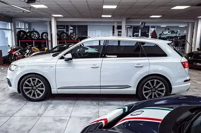 Usata Audi Q7 Design 272 CV (200 kW) 2015 Bianco SUV