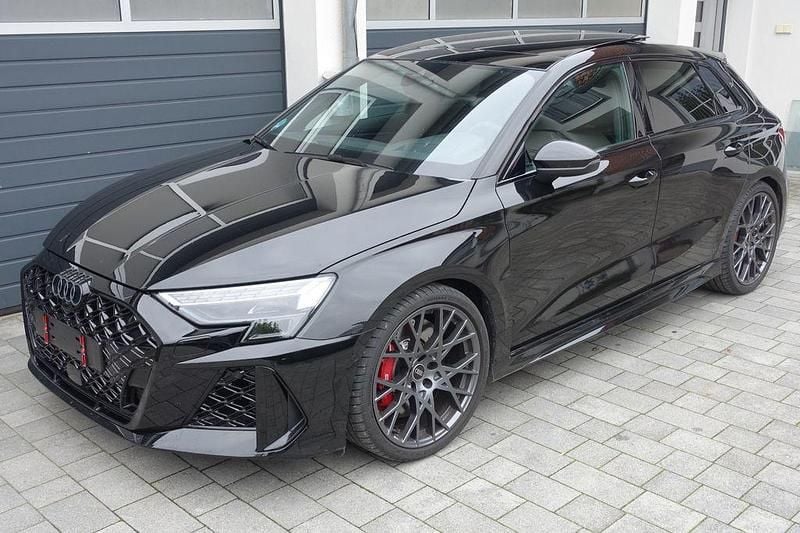 Gebraucht Audi RS3 Sport 400 PS (294 kW) 2025 Schwarz Limousine