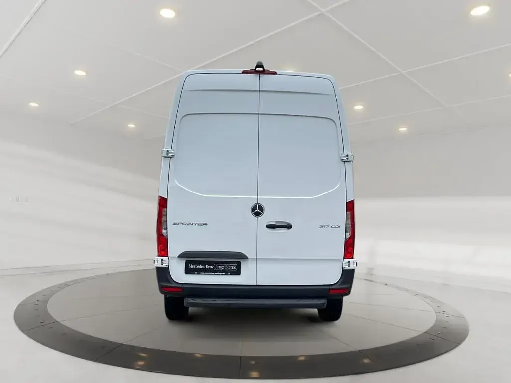 Gebraucht Mercedes Sprinter 170 PS (125 kW) 2024 Arktikweiss Van
