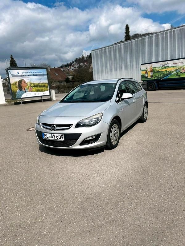 Second-hand Opel Astra 163 CP (119 kW) 2013 Gri Berlinǎ