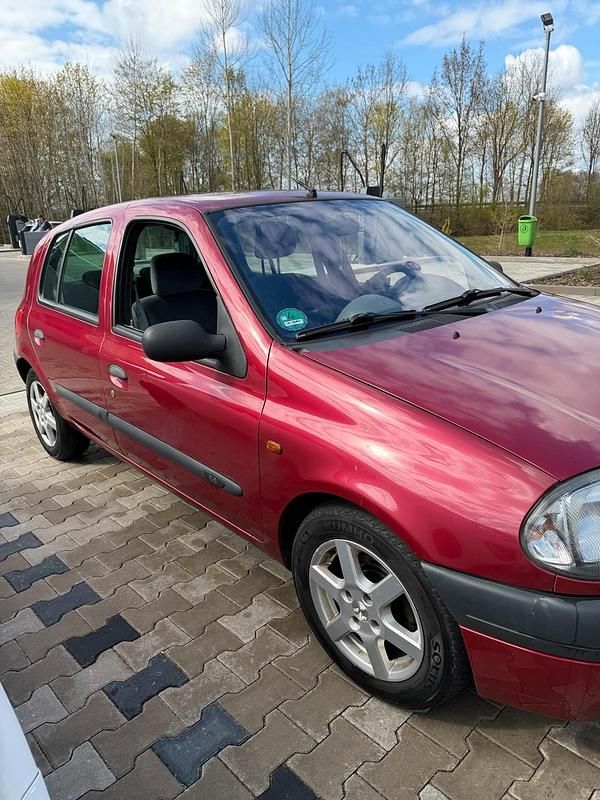 Gebraucht Renault Clio II 75 PS (55 kW) 2000 Rot Kleinwagen