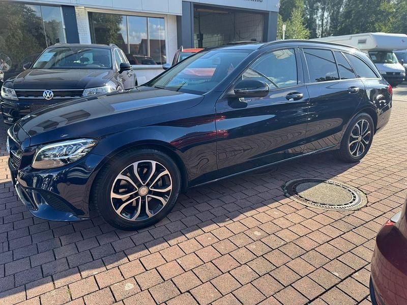 Blau Gebraucht 2019 Mercedes C220 Kombi | 24.990 € (Guter Preis) - Bild 1/4