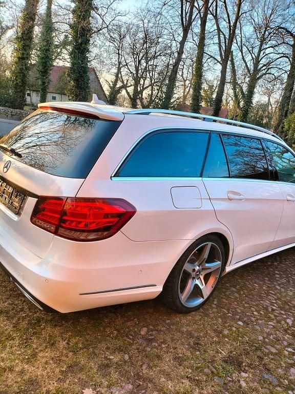 Gebraucht Mercedes E200 Avantgarde 136 PS (100 kW) 2013 Weiß Limousine