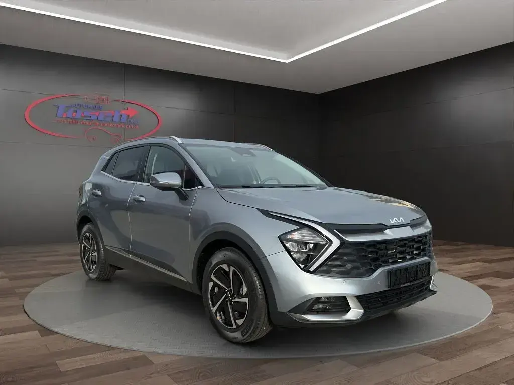 Gebraucht Kia Sportage Vision 136 PS (100 kW) 2025 Lunarsilber met. SUV