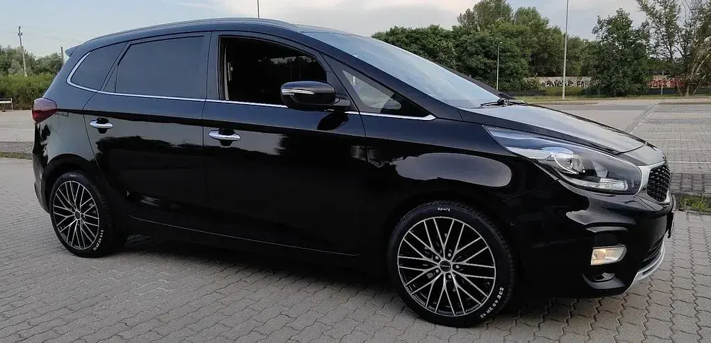Gebraucht Kia Carens Vision 141 PS (103 kW) 2017 Schwarz Van / Kleinbus