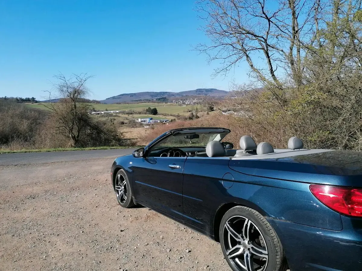 Usado Chrysler Sebring Cabriolet 140 CV (102 kW) 2007 Azul Descapotable