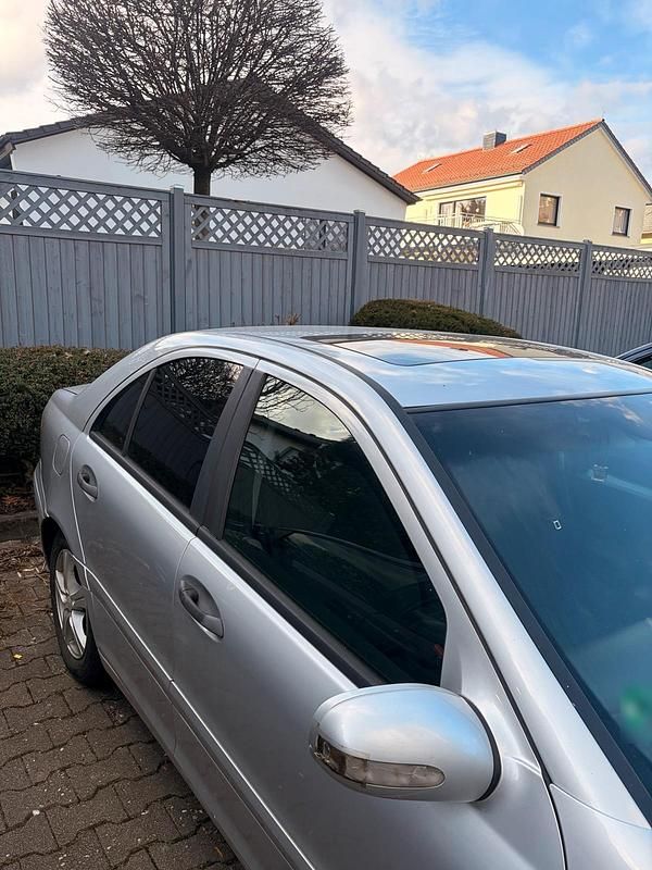 Gebraucht Mercedes C220 147 PS (108 kW) 2003 Silber Limousine