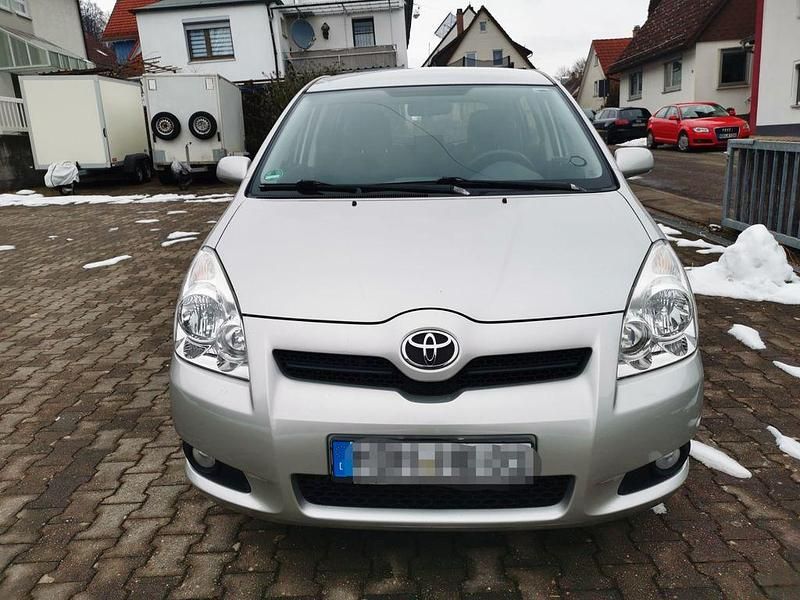 Gebraucht Toyota Corolla Verso 136 PS (100 kW) 2008 Silber Van / Kleinbus