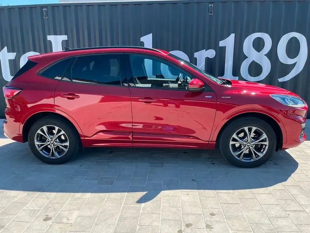 Gebraucht Ford Kuga ST-Line 224 PS (164 kW) 2022 Rot SUV