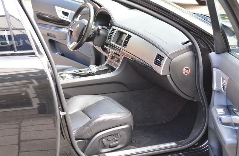 Gebraucht Jaguar XF R-Sport 275 PS (202 kW) 2014 Schwarz Limousine