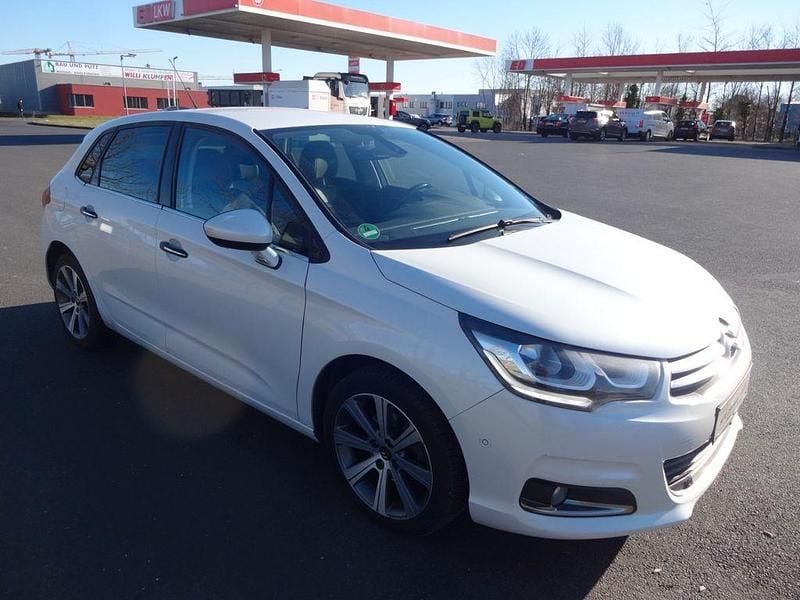 Gebraucht Citroën C4 Shine 131 PS (96 kW) 2015 Weiß Limousine