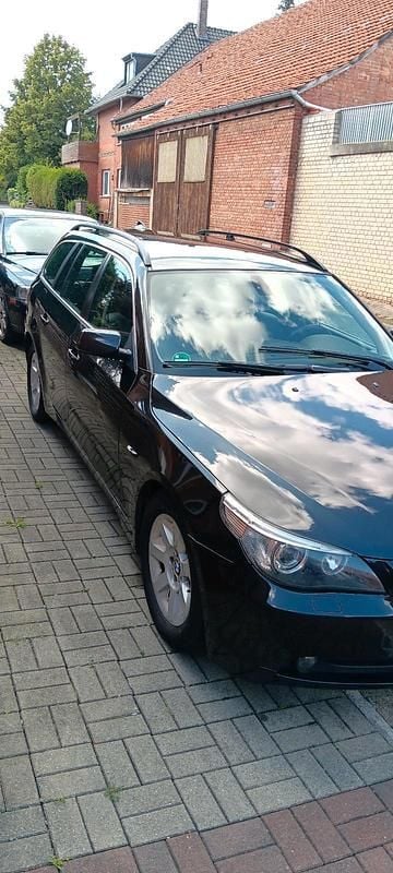 Schwarz Gebraucht 2005 BMW 530 Kombi | 3.900 € (Fairer Preis) - Bild 1/4