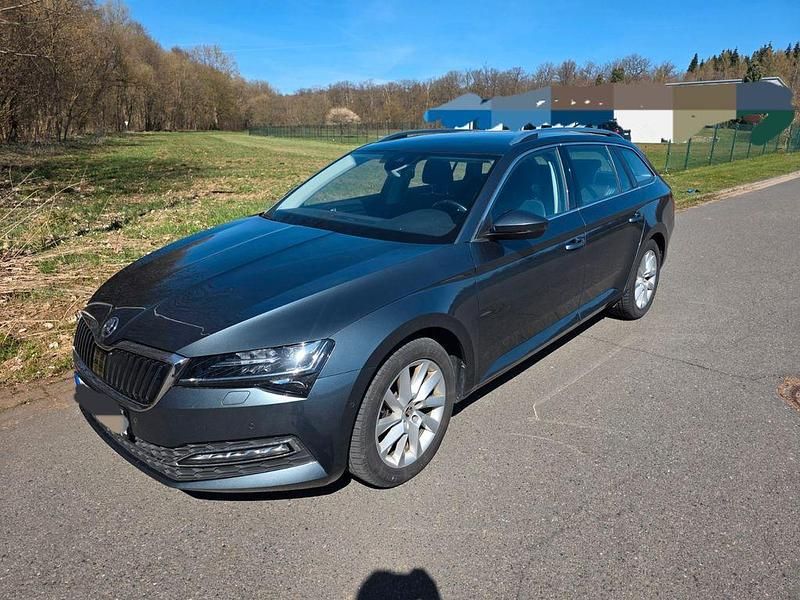 Gebraucht Skoda Superb Style 150 PS (110 kW) 2021 Grau Kombi