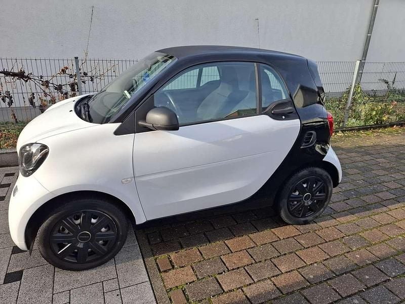 Gebraucht Smart ForTwo Coupé 61 PS (44 kW) 2017 Weiß Coupé