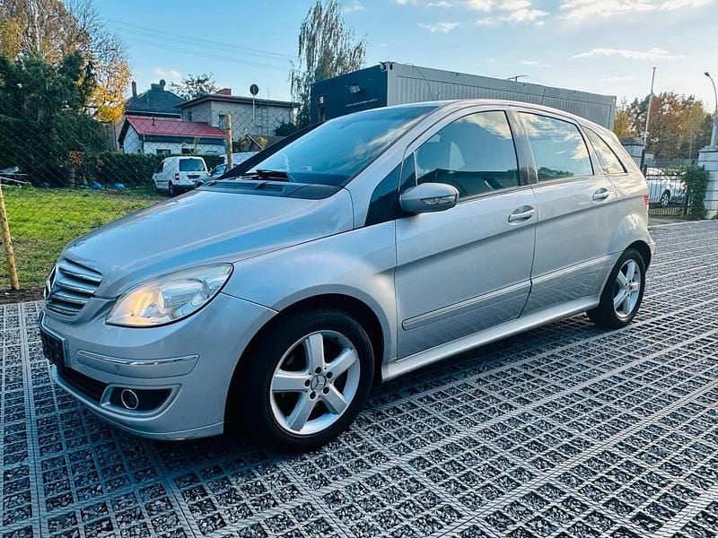 Grau Gebraucht 2005 Mercedes B200 Van / Kleinbus | 2.900 € (Guter Preis) - Bild 1/4