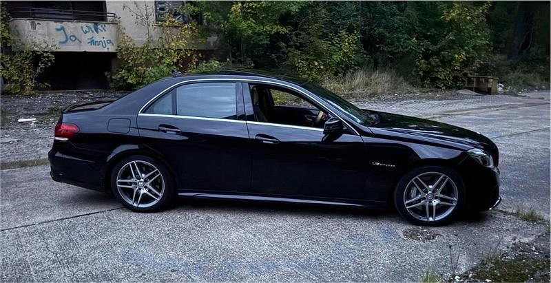 Gebraucht Mercedes E500 Avantgarde 408 PS (300 kW) 2014 Schwarz Limousine