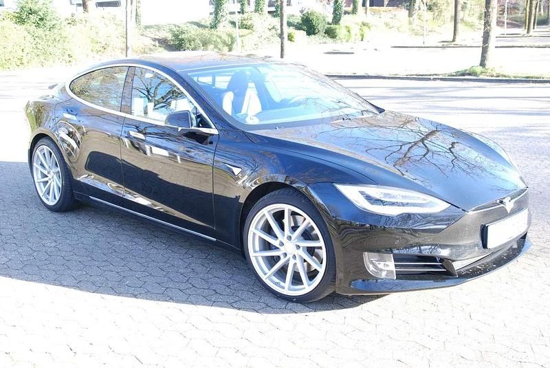 Second-hand Tesla Model S 413 kW (562 CP) 2020 Negru Hatchback