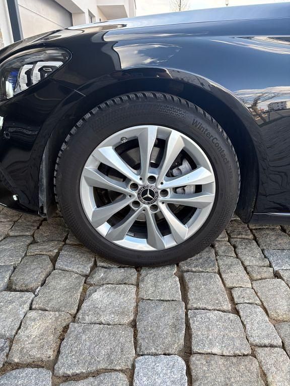 Gebraucht Mercedes C220 194 PS (142 kW) 2019 Schwarz Limousine