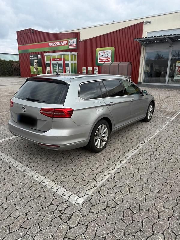 Gebraucht VW Passat 150 PS (110 kW) 2016 Silber Kombi