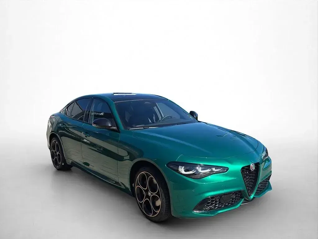 Neu Alfa Romeo Giulia 280 PS (205 kW) 2026 Grün Limousine