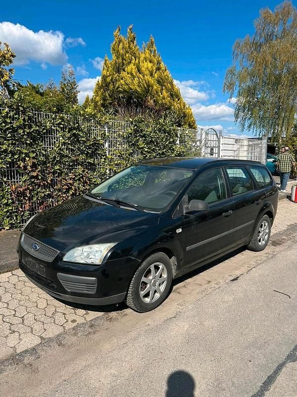 Second-hand Ford Focus 100 CP (73 kW) 2005 Negru Break
