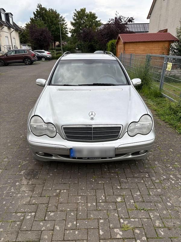 Silber Gebraucht 2003 Mercedes C220 Classic Kombi | 2.750 € (Fairer Preis) - Bild 1/4