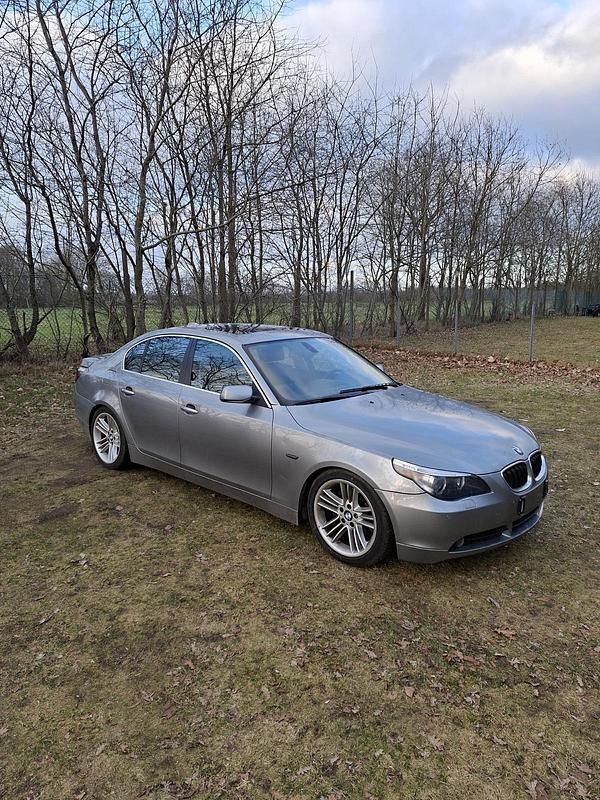 Gebraucht BMW 525 218 PS (160 kW) 2006 Grau Limousine