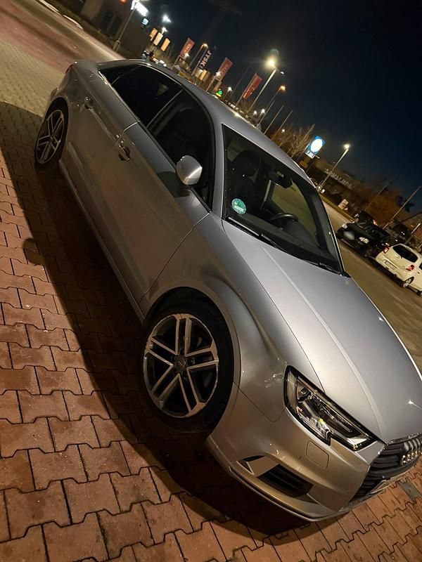 Gebraucht Audi A3 116 PS (85 kW) 2018 Silber Limousine