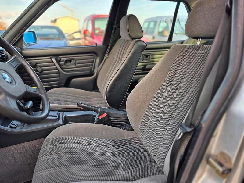 Gebraucht BMW 316 100 PS (73 kW) 1988 Grau Limousine