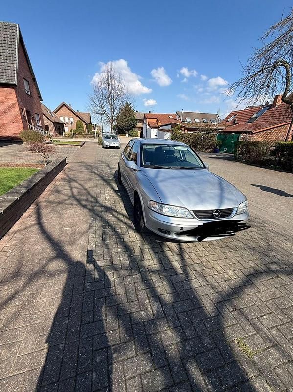 Gebraucht Opel Vectra 101 PS (74 kW) 2000 Silber Limousine