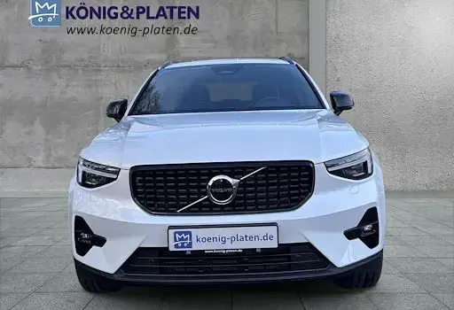 Neu Volvo XC40 Plus 197 PS (144 kW) 2025 Weiß SUV