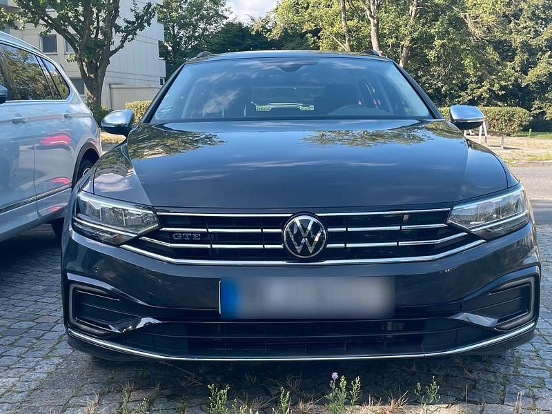 Grau Gebraucht 2021 VW Passat GTE Kombi | 20.500 € (Guter Preis) - Bild 1/4