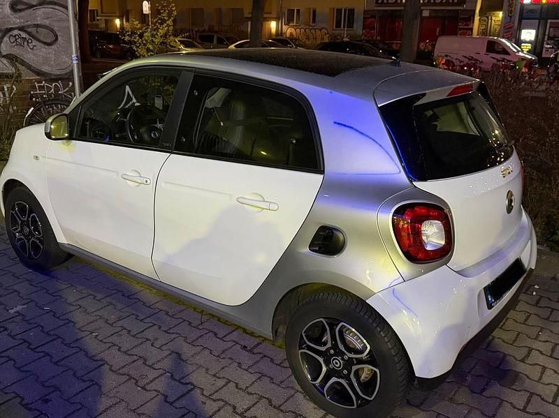 Gebraucht Smart ForFour Prime 71 PS (52 kW) 2017 Weiß Kleinwagen